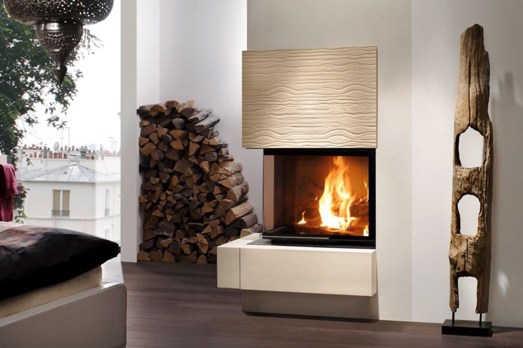 Camino ad angolo e camino bifacciale: ispirazioni per la zona living che hai sempre&nbsp;desiderato